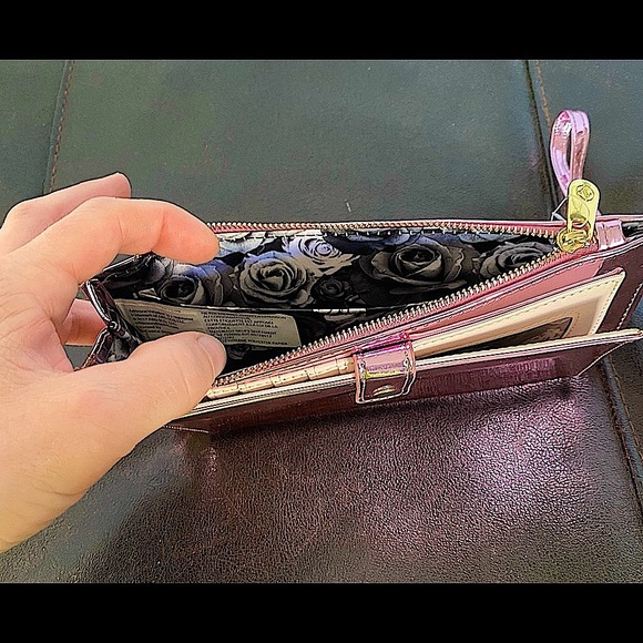 Adrienne Vittadini Wristlet Shiny Pink - Picture 2 of 6